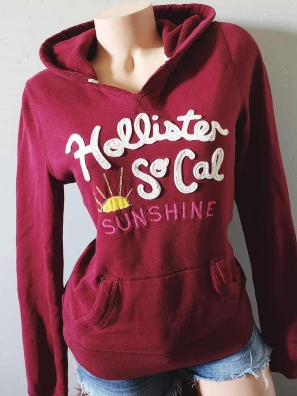 Vintage y2k Hollister SoCal Sunshine burgundy/maroon sweater size large